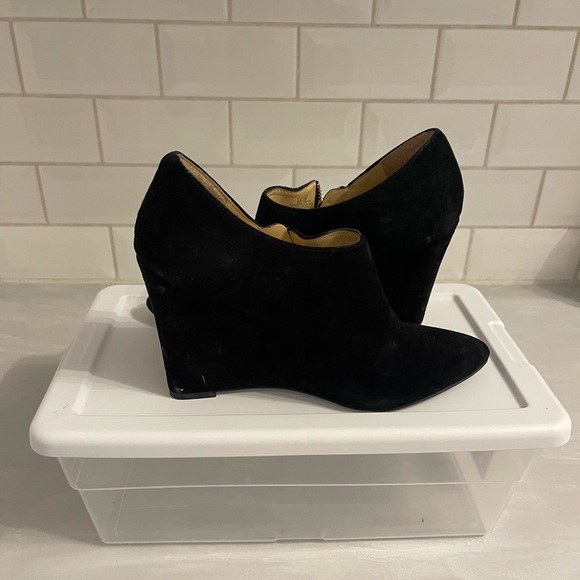 Jessica Simpson Black Wedge Ankle Boots with Gold Zipper - Picture 2 of 5